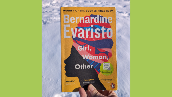 Bernardine Evaristo: Girl, Woman, Other (Dívka, žena, jiné)